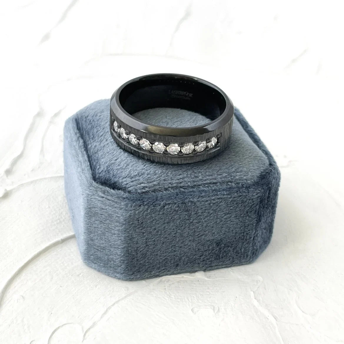 The Ultimate Guide to Jewelry Stores for Men's Wedding Bands