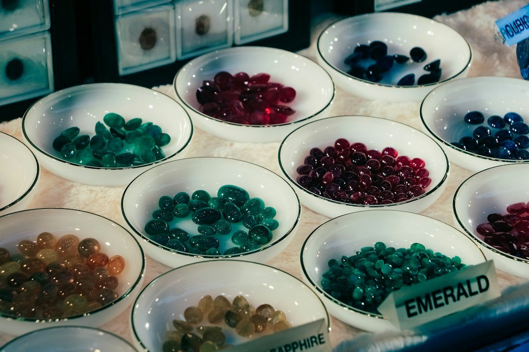 A Practical Guide to Custom vs Ready-Made Wedding Rings