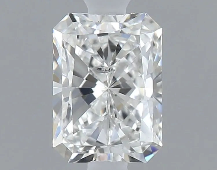 0.30ct Radiant Natural Diamond (Colour F, Clarity SI2, GIA Certified)