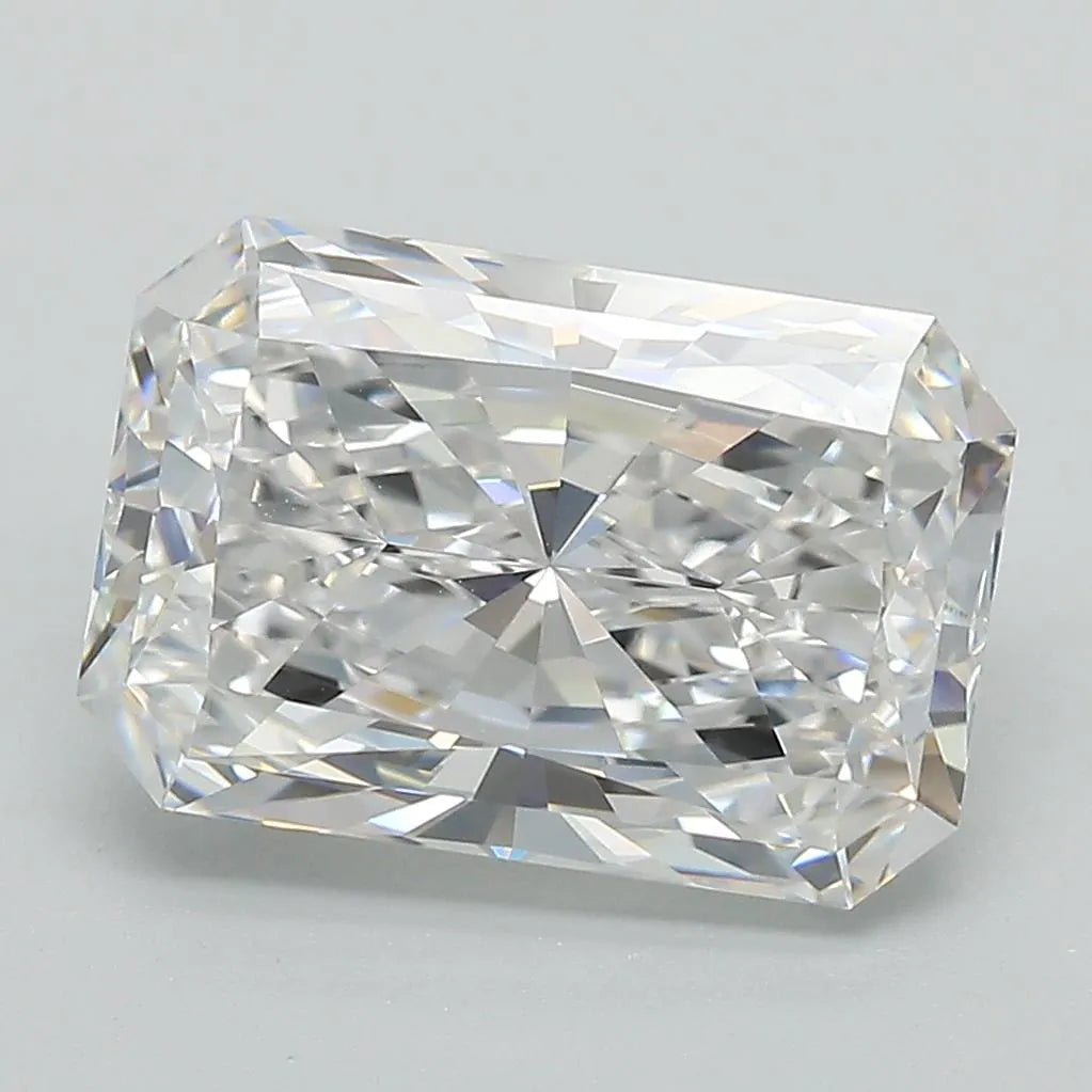 4.06ct Radiant Lab Grown Diamond (Colour D, Clarity VVS2, IGI Certified)