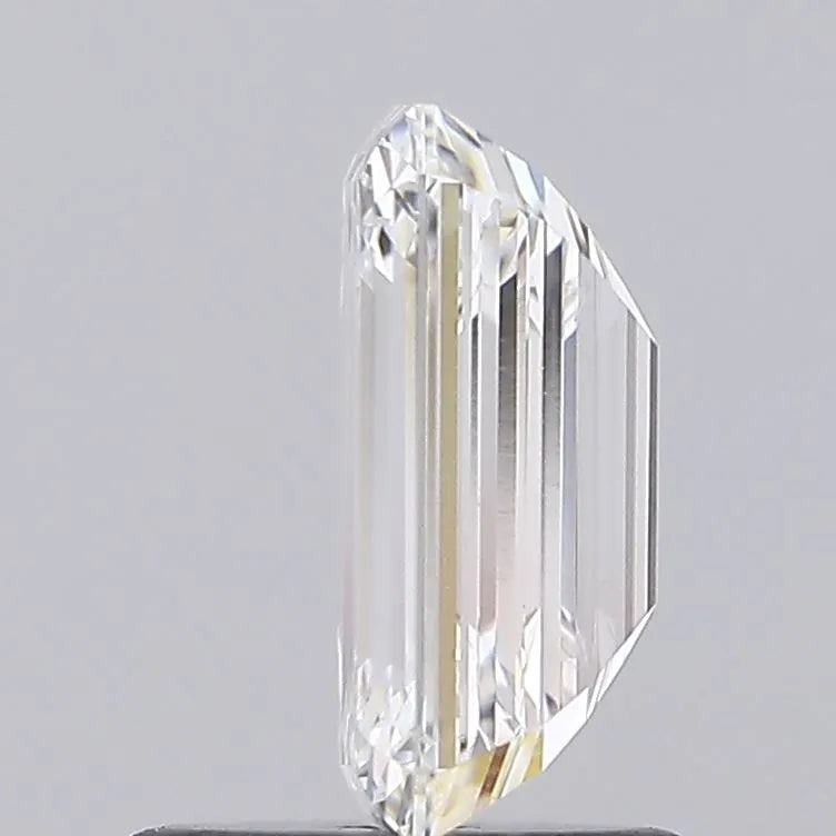 1.73 Carats EMERALD Diamond