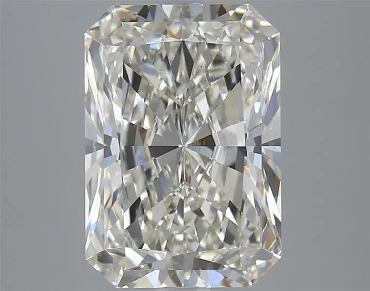 4.22ct Radiant Lab Grown Diamond (Colour H, Clarity VS2, IGI Certified)