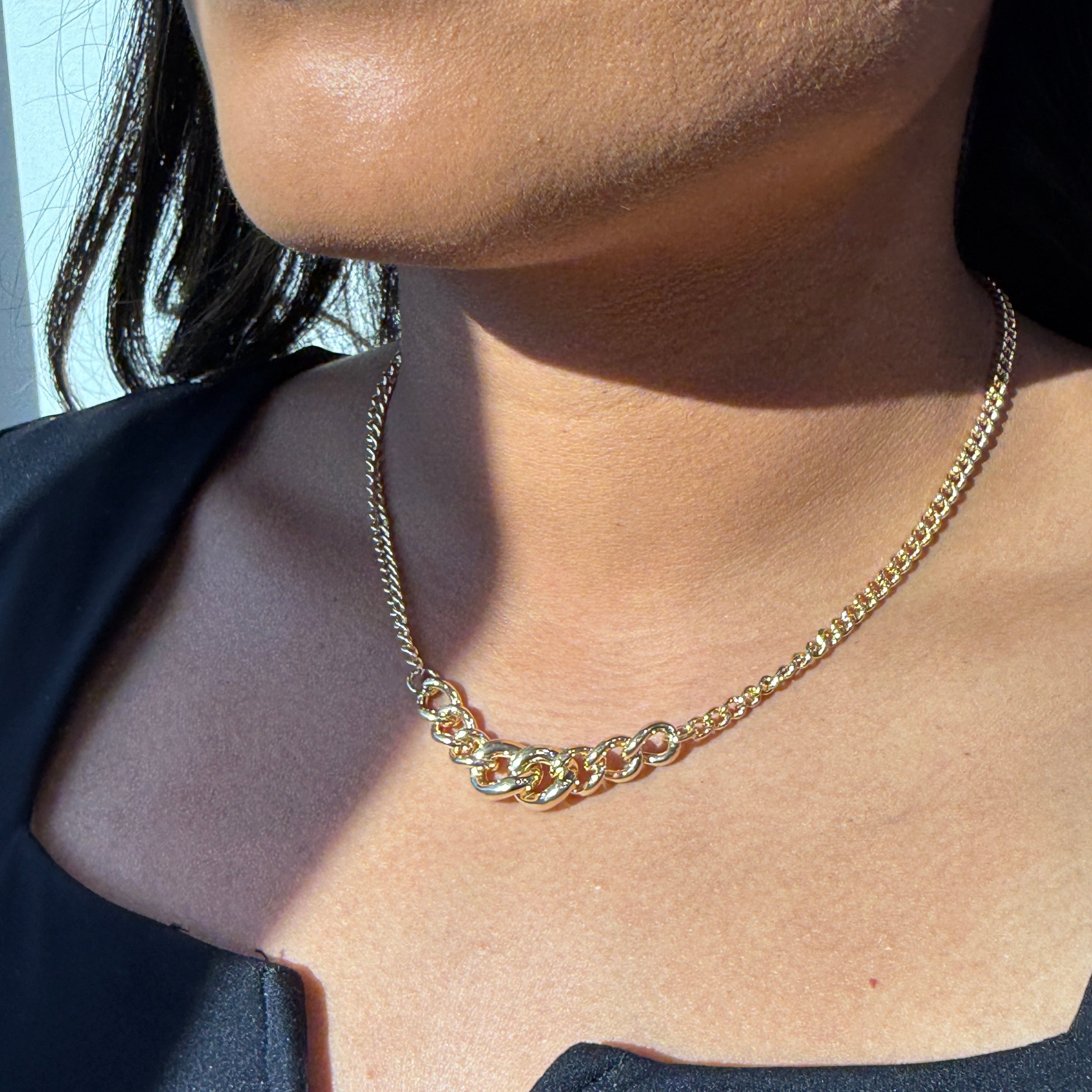 Lora Linked Curb Necklace