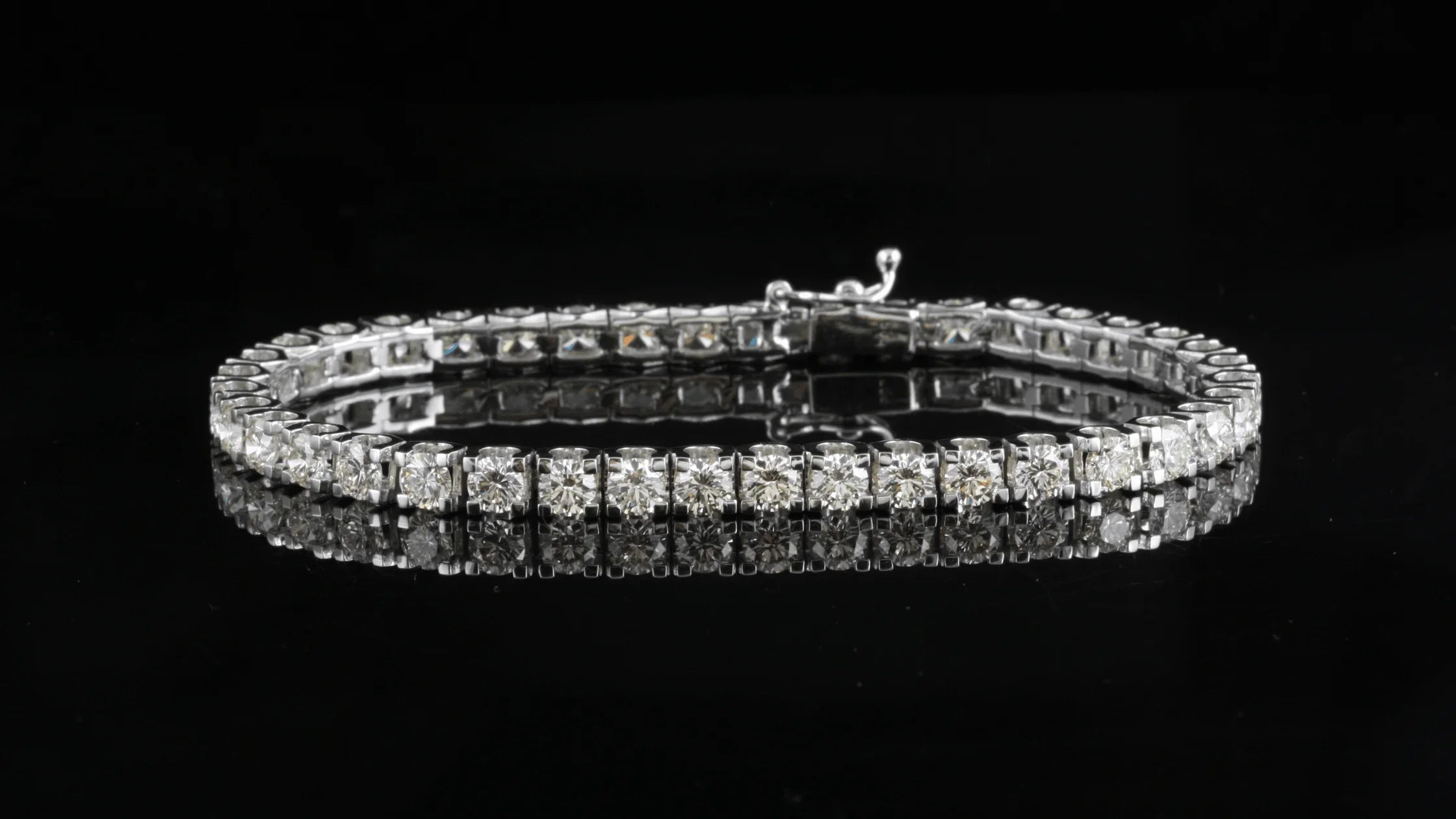 Sizing Up Your Sparkle: Why a 50 Pointer Tennis Chain is the Ultimate Flex