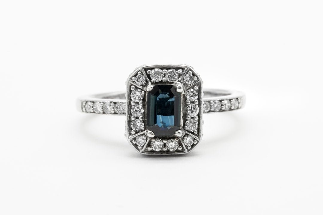 Why 14k Gold Emerald and Diamond Rings Are Making a Huge Comeback