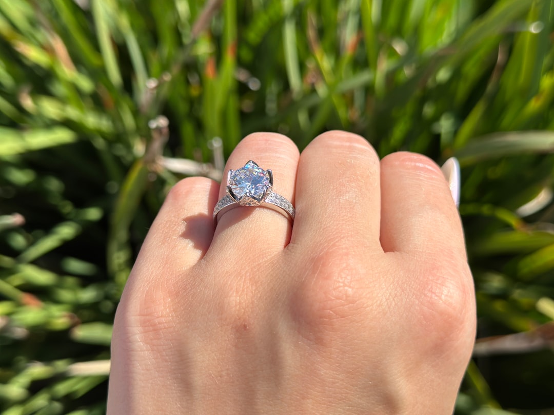 Put a Little Love on Her Finger with These 1 Carat Rings