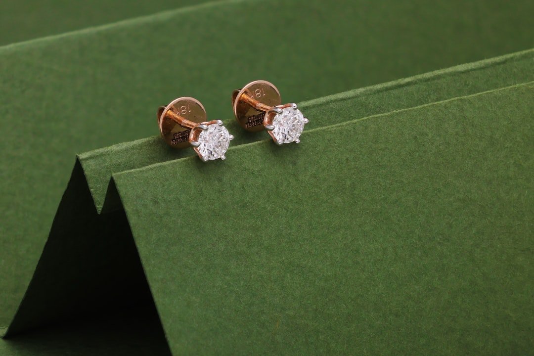 The Ultimate Guide to Diamond Earrings
