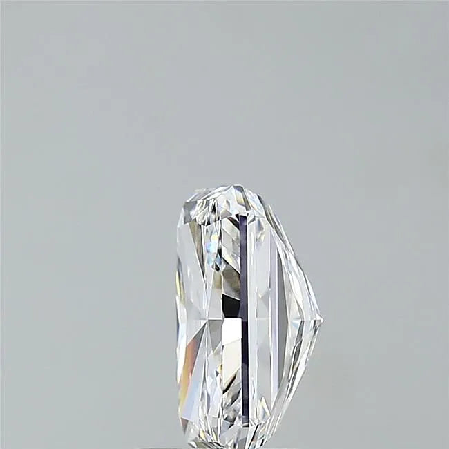 2.42ct Radiant Lab Grown Diamond (Colour D, Clarity VVS1, IGI Certified)