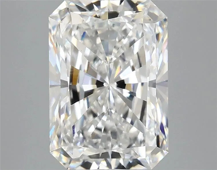 3.18ct Radiant Lab Grown Diamond (Colour E, Clarity VVS2, IGI)