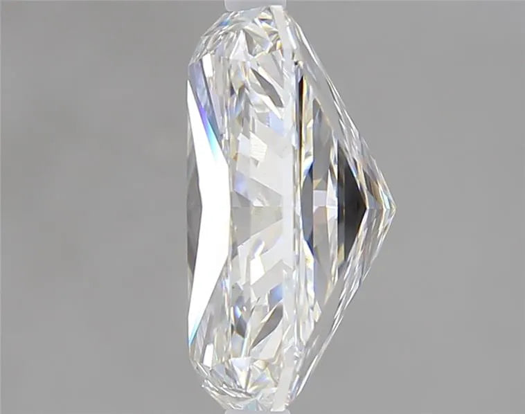 3.01 Carats RADIANT Diamond