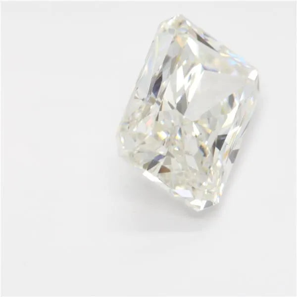 3.08ct Radiant Lab Grown Diamond (Colour H, Clarity SI1, IGI Certified)