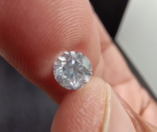 0.9 Carats ROUND Diamond